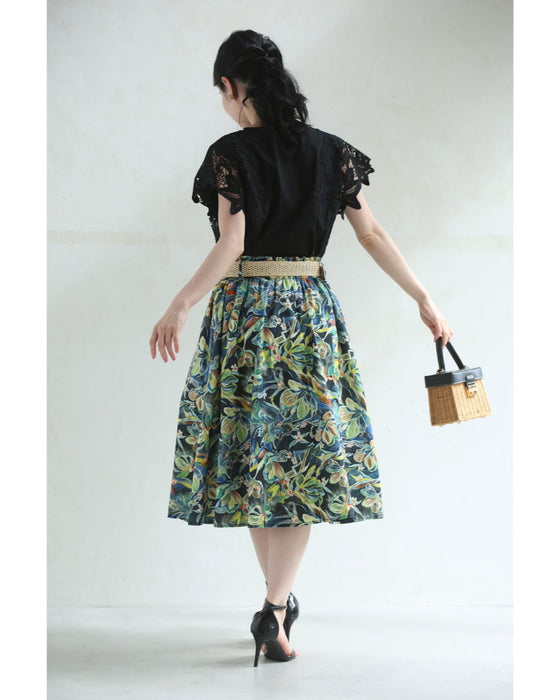 色彩豊かに描くボタニカル柄ミディアムスカート(ベルト付き)
