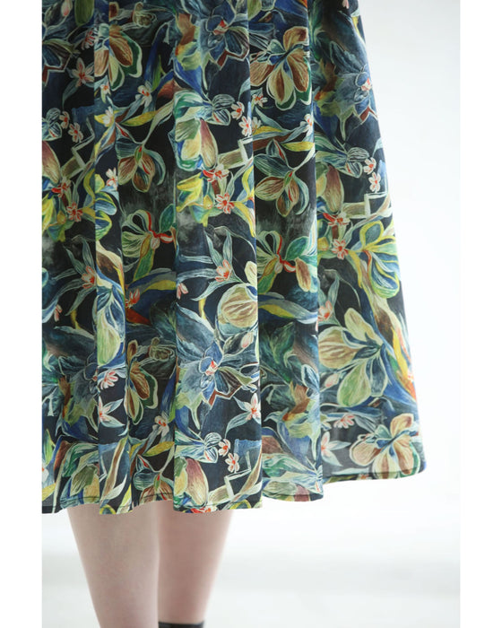 色彩豊かに描くボタニカル柄ミディアムスカート(ベルト付き)