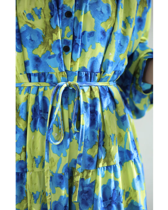 街ゆく華やかな青花ティアードロングワンピース(紐リボン付き)