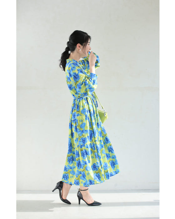 街ゆく華やかな青花ティアードロングワンピース(紐リボン付き)