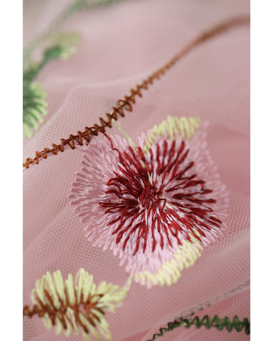 一面に広がる花刺繍チュールミディアムスカート