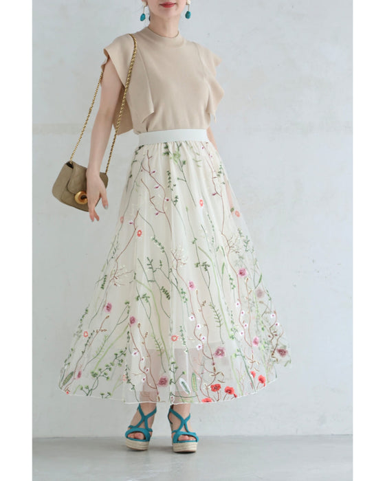 一面に広がる花刺繍チュールミディアムスカート