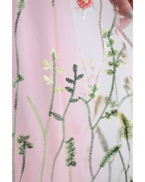 一面に広がる花刺繍チュールミディアムスカート