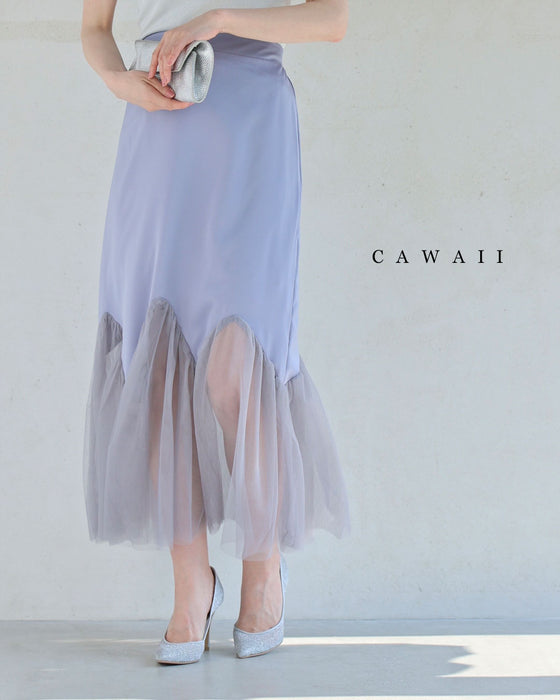 ふんわり広がるギザギザチュールの艶めきミディアムスカート