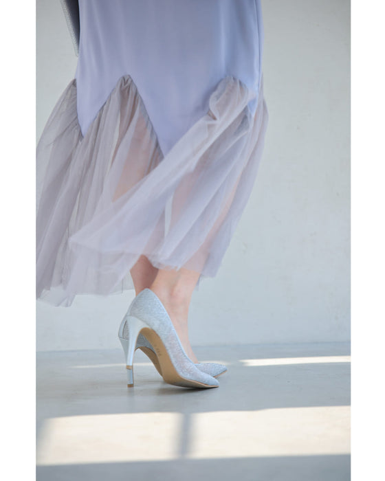 ふんわり広がるギザギザチュールの艶めきミディアムスカート