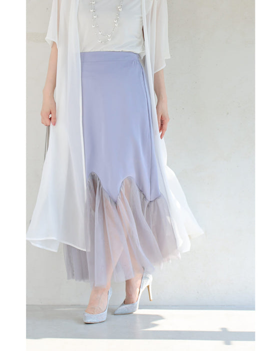 ふんわり広がるギザギザチュールの艶めきミディアムスカート