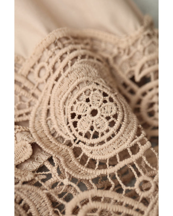 バラレースがふんわり広がるデコルテシャーリングブラウストップス