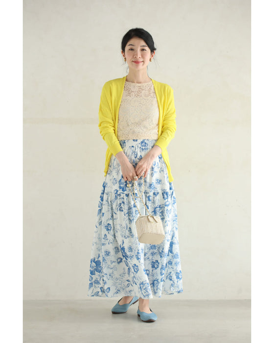 優美な青で描くアンティーク風花柄ミディアムスカート