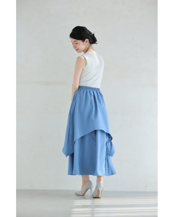 重なるレイヤードデザインミディアムスカート
