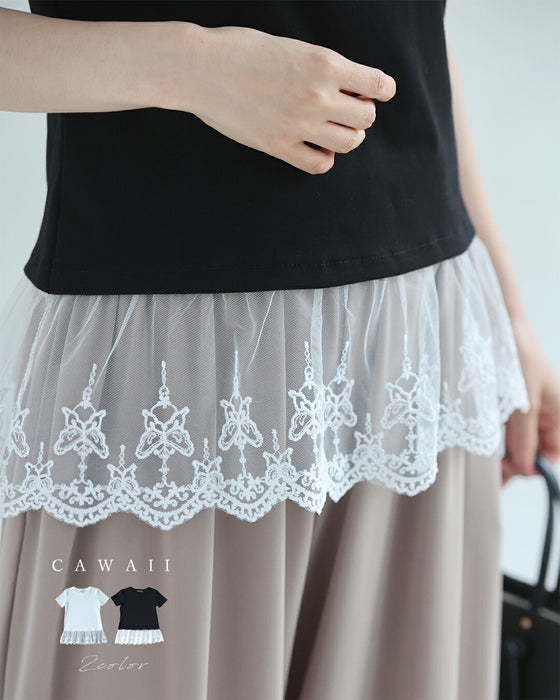 ひと匙のエレガントをプラスする裾チュールのTシャツトップス