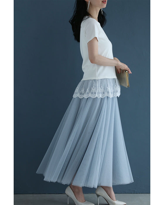 ひと匙のエレガントをプラスする裾チュールのTシャツトップス