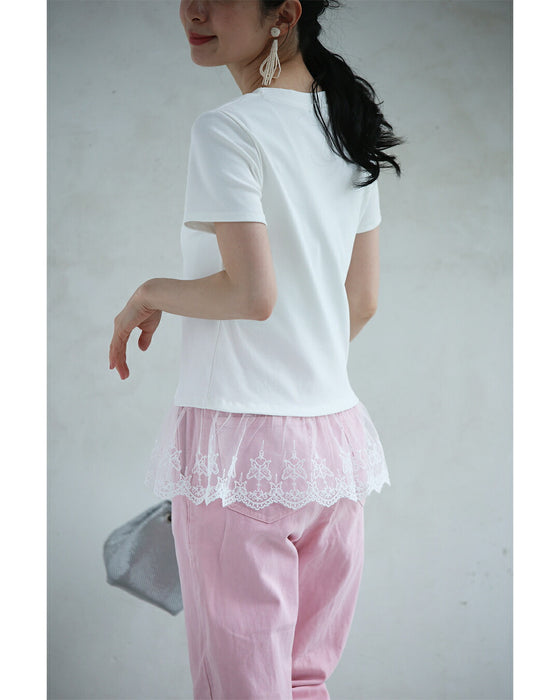 ひと匙のエレガントをプラスする裾チュールのTシャツトップス