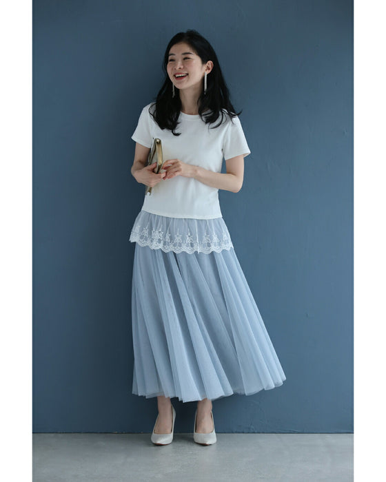 ひと匙のエレガントをプラスする裾チュールのTシャツトップス