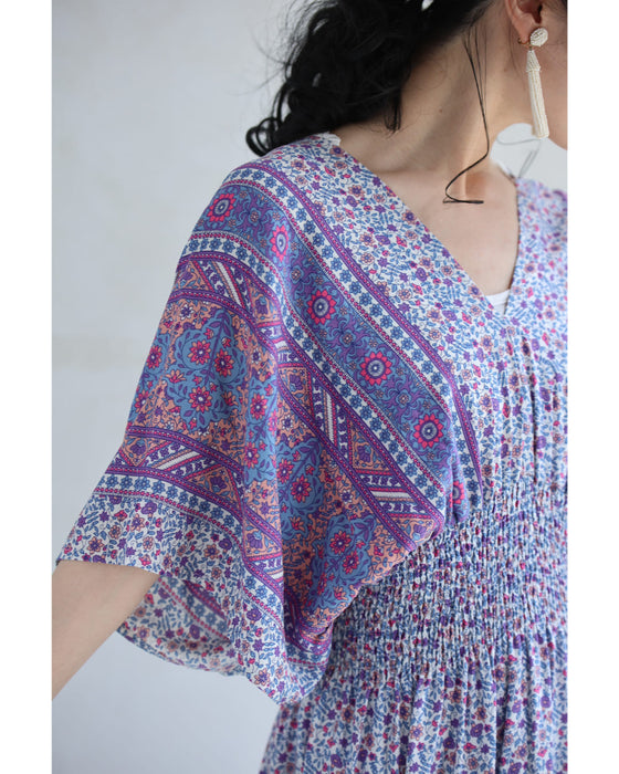 可愛らしい小花柄のウエストシャーリングXラインロングワンピース