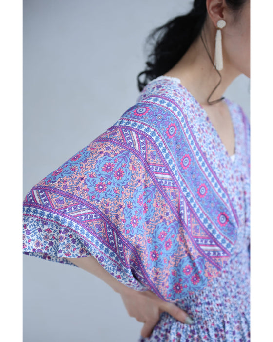 可愛らしい小花柄のウエストシャーリングXラインロングワンピース