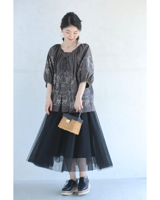 シルクロードを渡る動物の刺繍風ブラウストップス