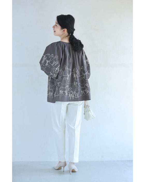 シルクロードを渡る動物の刺繍風ブラウストップス