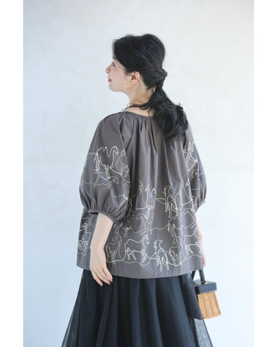 シルクロードを渡る動物の刺繍風ブラウストップス