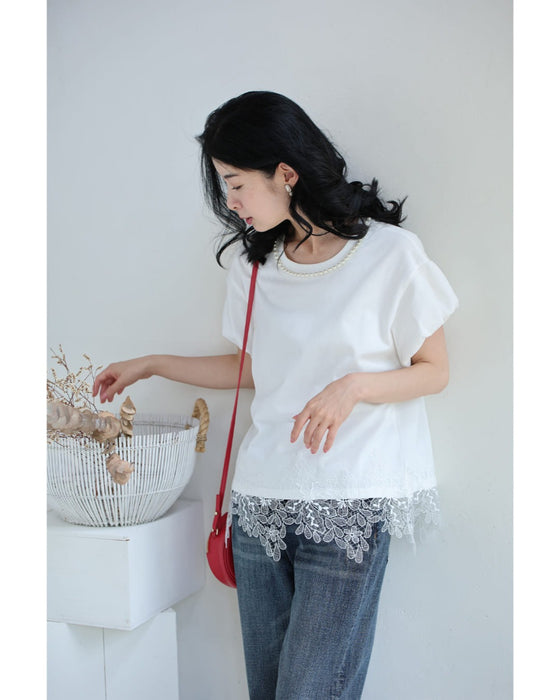 溢れ咲く裾レースのパールネックTシャツトップス