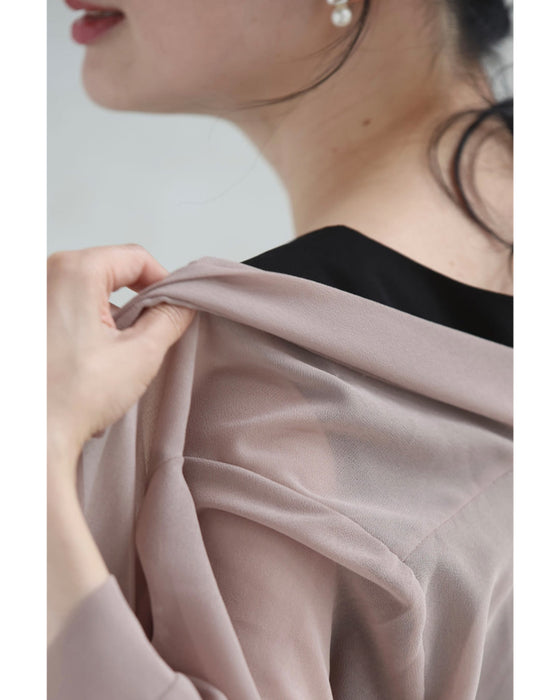 夏の装いに柔らかな揺らめき。バックプリーツシアーカーディガン