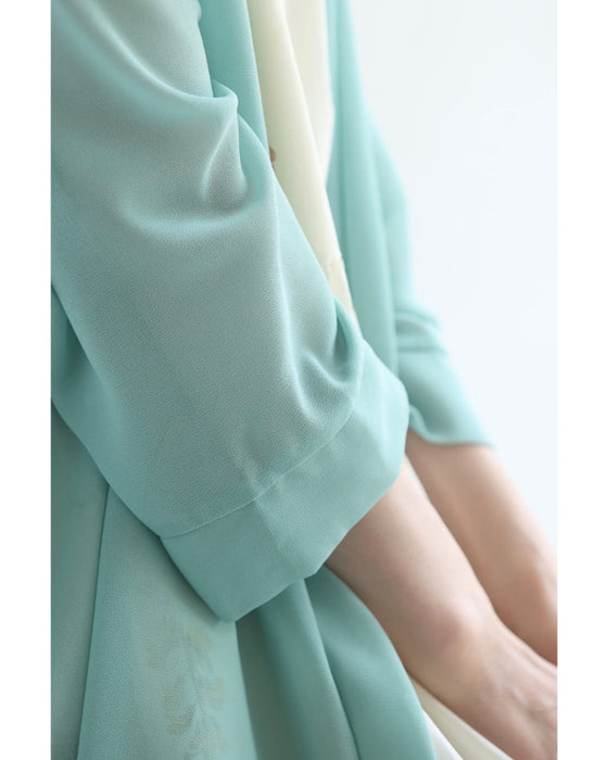 夏の装いに柔らかな揺らめき。バックプリーツシアーカーディガン