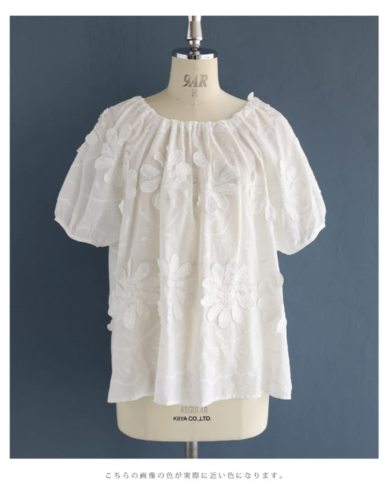 前後着用2way仕様。花びら浮かぶ刺繍ブラウストップス