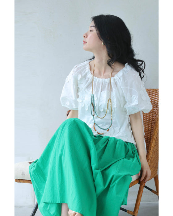 前後着用2way仕様。花びら浮かぶ刺繍ブラウストップス