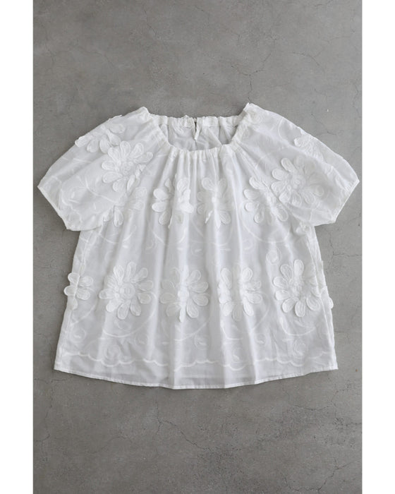 前後着用2way仕様。花びら浮かぶ刺繍ブラウストップス