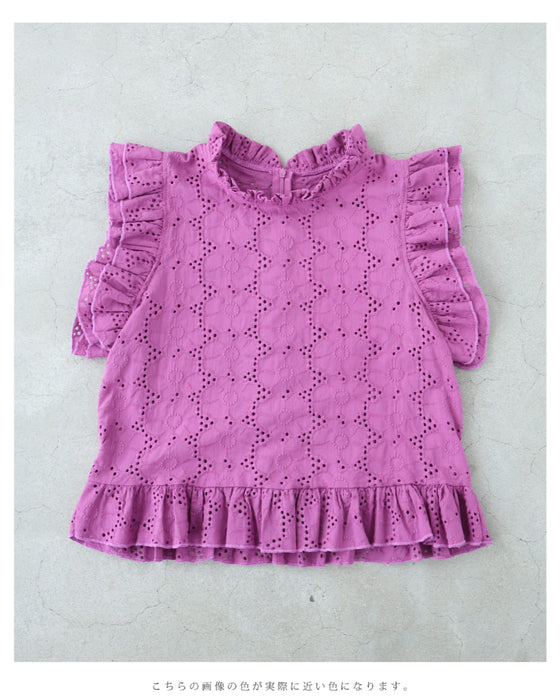 花が浮かび上がるパンチングレースプルオーバートップス