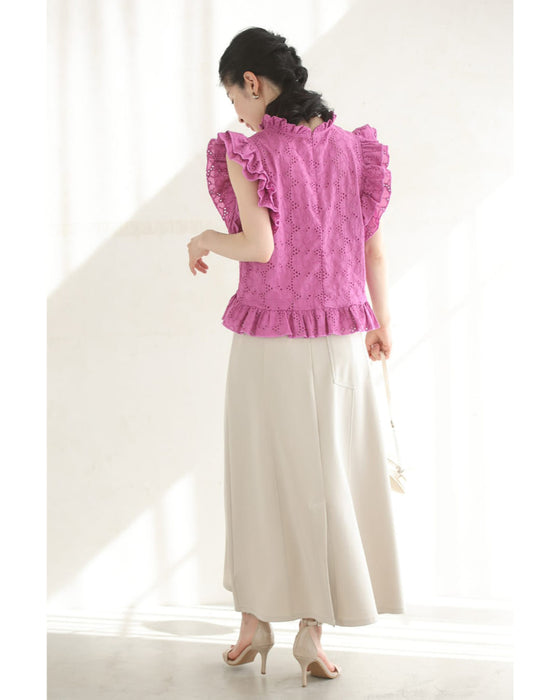 花が浮かび上がるパンチングレースプルオーバートップス