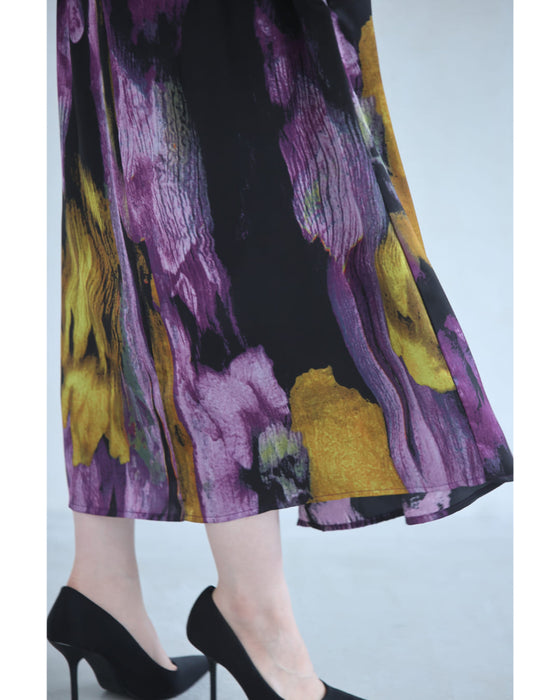 美しく揺らめく花あかりミディアムワンピース(ベルト付き)