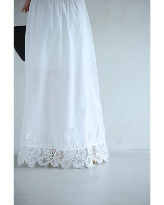 裾に浮かぶレースのカットソーとロングスカート2点セット【set】