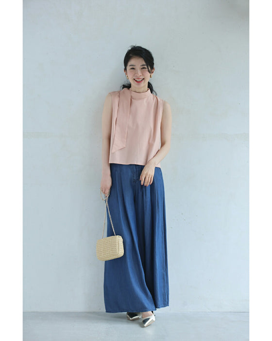 パステルカラーのネックタイカットソートップス