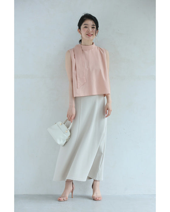 パステルカラーのネックタイカットソートップス