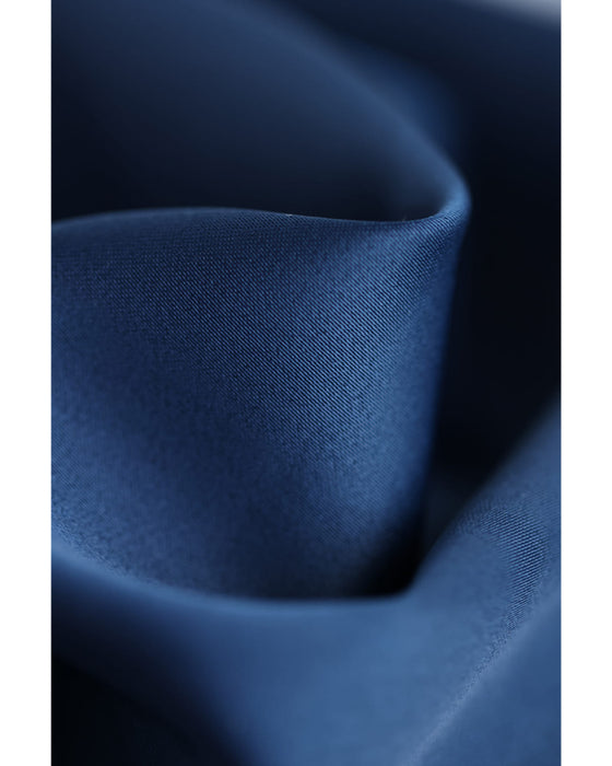 襟に輝くビジューのシアー袖ブラウストップス