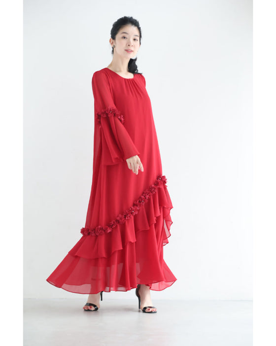 流れ咲く花コサージュのアシンメトリーフリルロングワンピース
