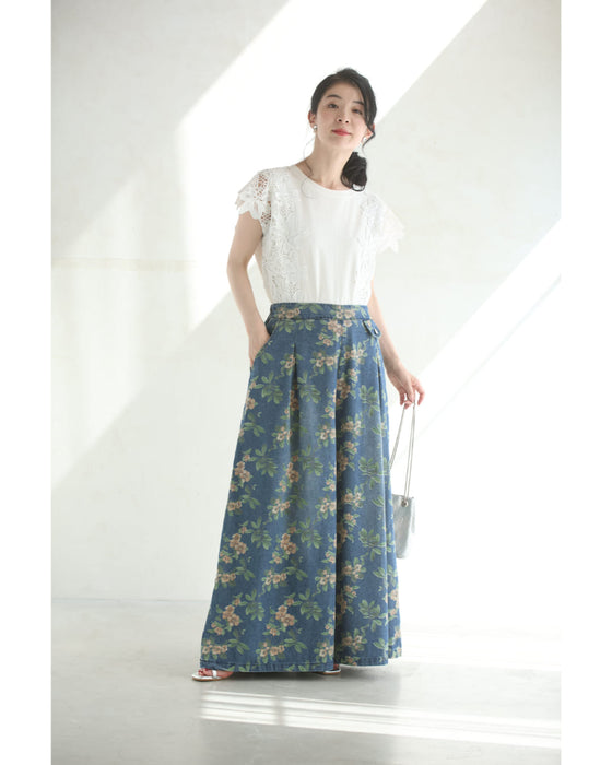 全面に描く花のタックワイドデニムパンツ