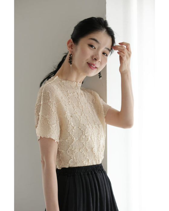 ささやかに煌めく立体シアーカットソートップス