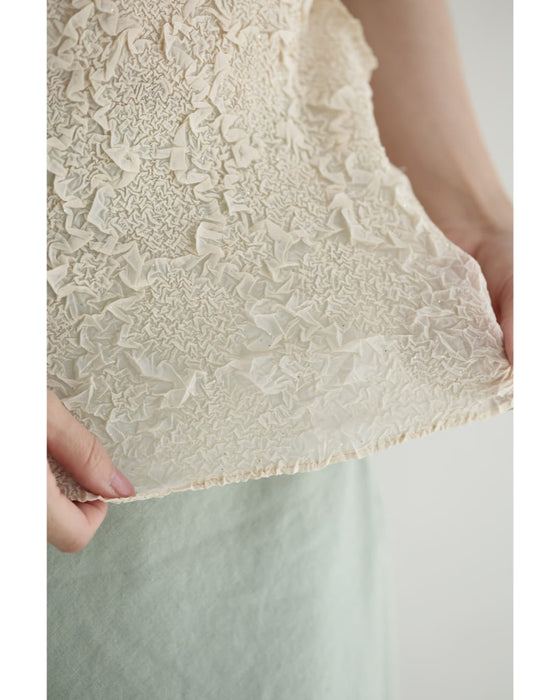 ささやかに煌めく立体シアーカットソートップス