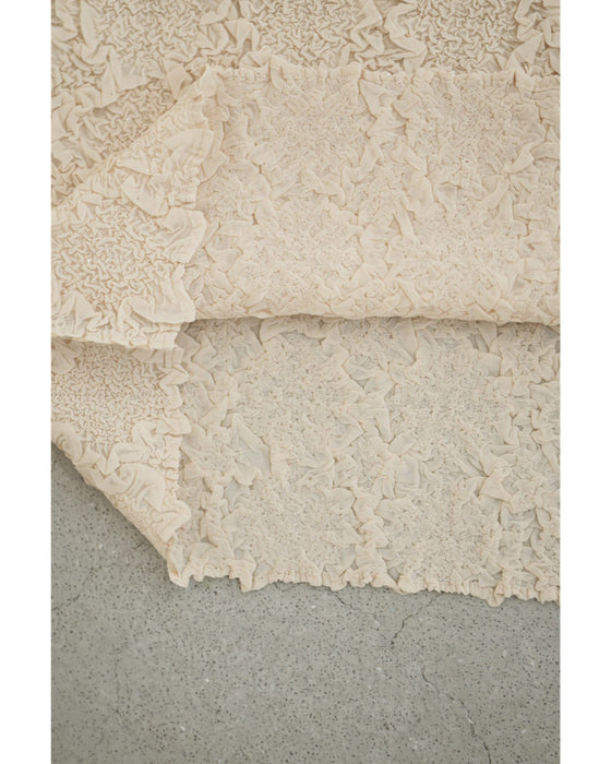 ささやかに煌めく立体シアーカットソートップス