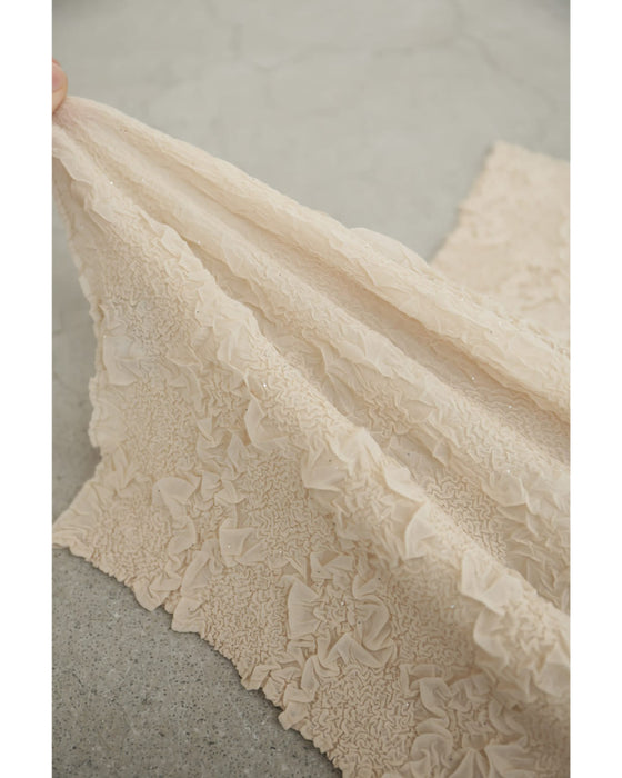 ささやかに煌めく立体シアーカットソートップス