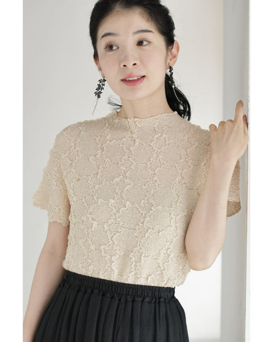 ささやかに煌めく立体シアーカットソートップス