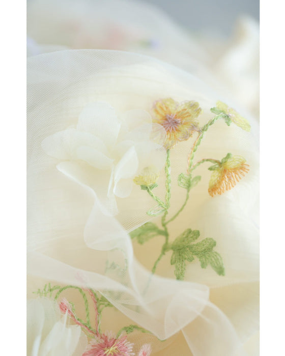 彩り溢れる花刺繍のベールミディアムワンピース（紐ベルト付き