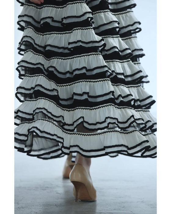 たっぷりデコレーションフリルロングスカート