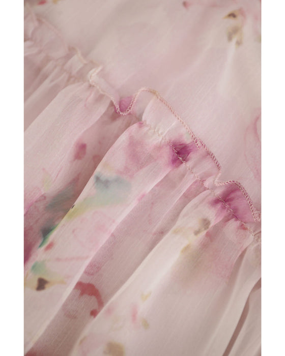 胸元に流れ咲く花のミルキーピンクミディアムワンピース