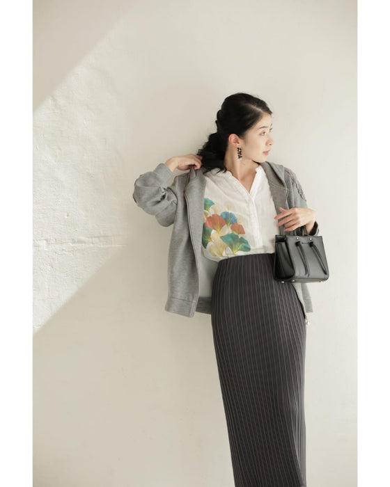 色づくイチョウの着心地柔らかなシャツトップス