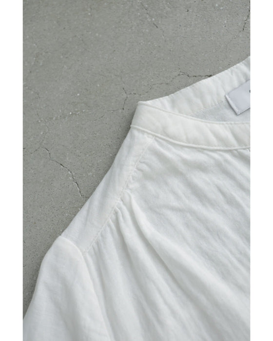 色づくイチョウの着心地柔らかなシャツトップス