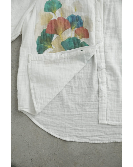 色づくイチョウの着心地柔らかなシャツトップス