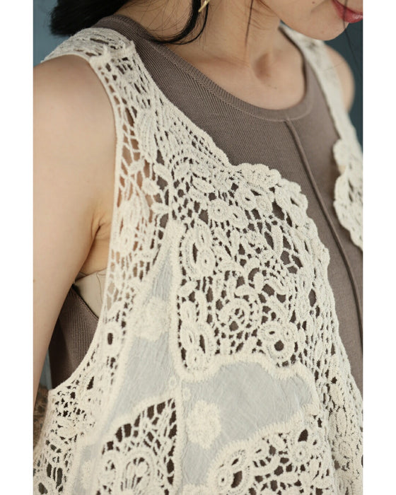 軽やかにプラスする装飾クロシェジレベスト