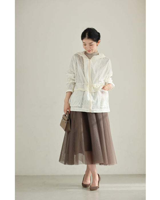 細やかな花刺繍のフード付きシアーブルゾン